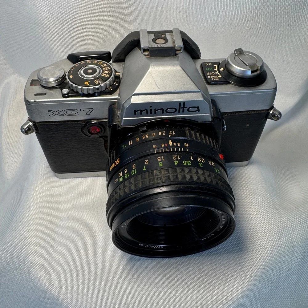 Minolta XG7 35mm SLR Film Camera MD Rokkor-X 50mm 1:1.7 Lens Japan Vintage